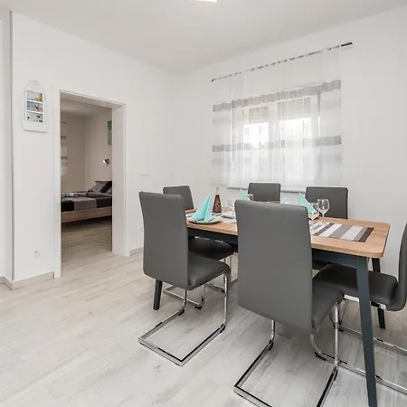 By The Sea - 18881 Apartment Vir