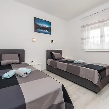 By The Sea - 18881 Vir