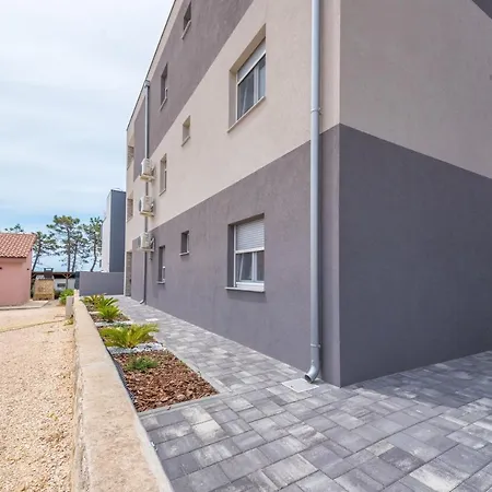 By The Sea - 18881 * Vir