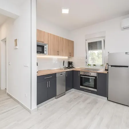 Apartman By The Sea - 18881 *