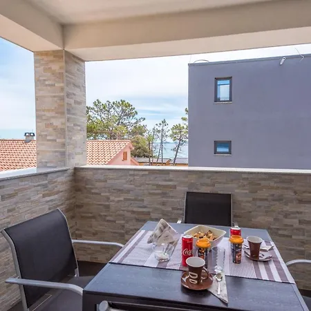 By The Sea - 18881 Apartman *