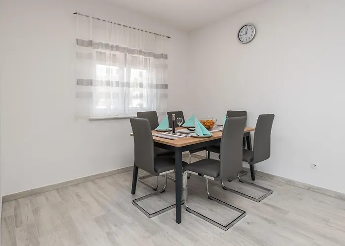 Apartman By The Sea - 18881 *