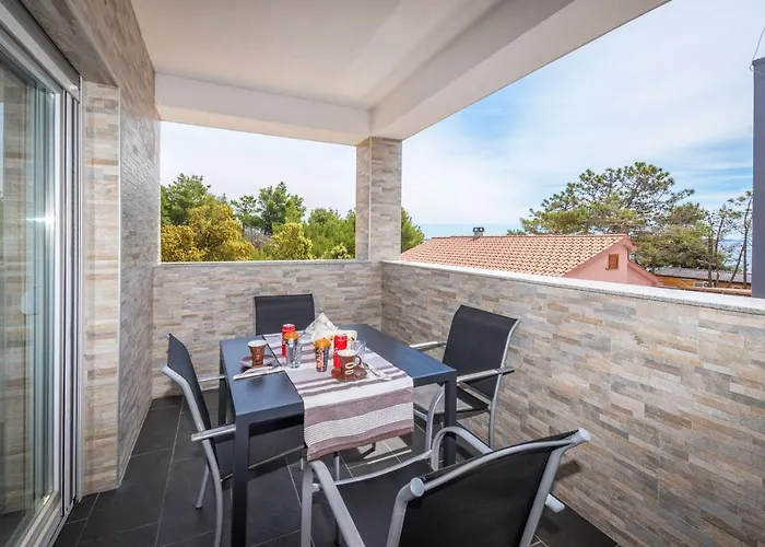 By The Sea - 18881 Apartman